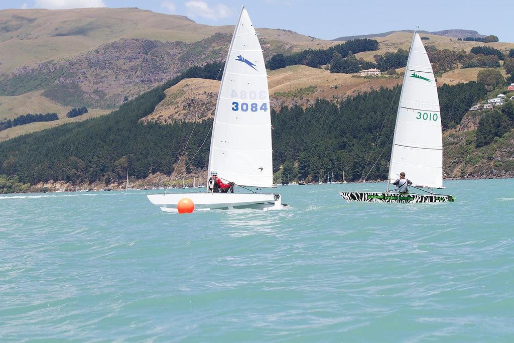 Defending champion Dave Shaw covers 2014 winner Mark  Orams - 2014 Paper Tiger National Championships © SW